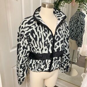 Nike Women's Monochrome Patterned Teddy Jacket